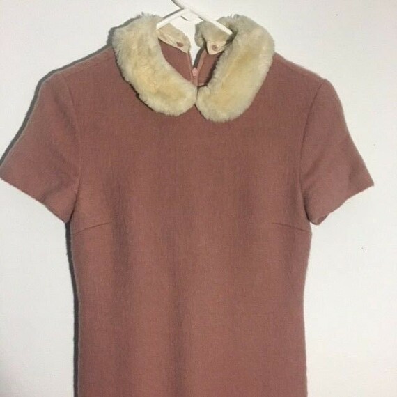 Adorable Pink Wool Peter Pan Fur Collar 1960s/70s