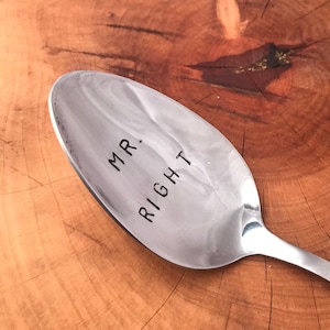 Mr. Right & Mrs. Always Right hand stamped spoon set, Wedding gift anniversarry gift mr and mrs spoons gift couples gift matching spoons