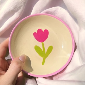 Tulip Clay Trinket Dish, Hand Painted Ceramic Jewellery Dish, Catch All, White Ring Bowl, Cottage Core Desk Display Tray