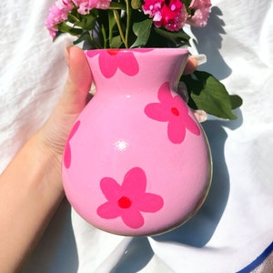 Retro Flower Hand Painted Ceramic Vase, 60s 70s Home Decor, Seamless Daisy Pattern, Pink and Red Aesthetic Floral Pottery