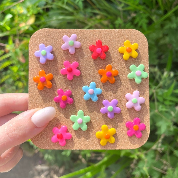 Colourful flower magnets or drawing pins, handmade polymer clay daisy push pins, cute magnet decoration, for pin boards or magnetic boards