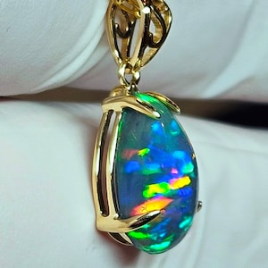 Halskette, schwarzer Opal, 14-karätige Opal-Halskette, Goldanhänger, Kristall-Halskette, Opal-Schmuck, Opal-Anhänger, Opal-Halskette