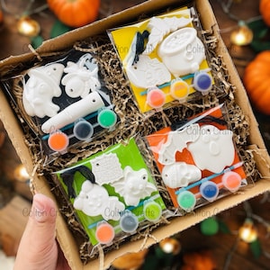 3 Random Halloween Shapes ~ Trick or Treat Bags | Hanging Ornaments | Halloween Paint Kit Decoration Gifts | Paint Your own Halloween Decor