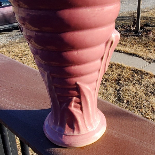 Nelson McCoy Rose Pink Wheel Turned Deco Vase, #528 Grass Leaves Design, 1940s  USA Pottery, Porch Decor