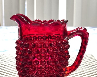 Vintage Fenton Ruby Red Hobnail Milchkännchen