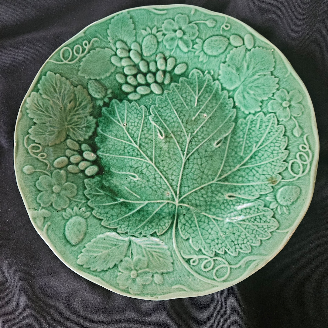 RARE Majolica Green Strawberry Leaves and Berries, 8 5/8