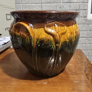 Brush McCoy 1910s Calla Lily Jardiniere, Art Nouveau