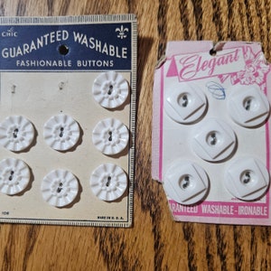 1930er Jahre Weiße Knöpfe auf Original Karten. Blumen, Deko Plastik, 3/4 Zoll, 7/8 Zoll