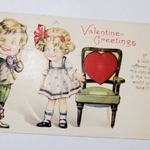 Carte postale de la Saint-Valentin de 1918, Googly Eyed Boy and Girl et Heart Chair