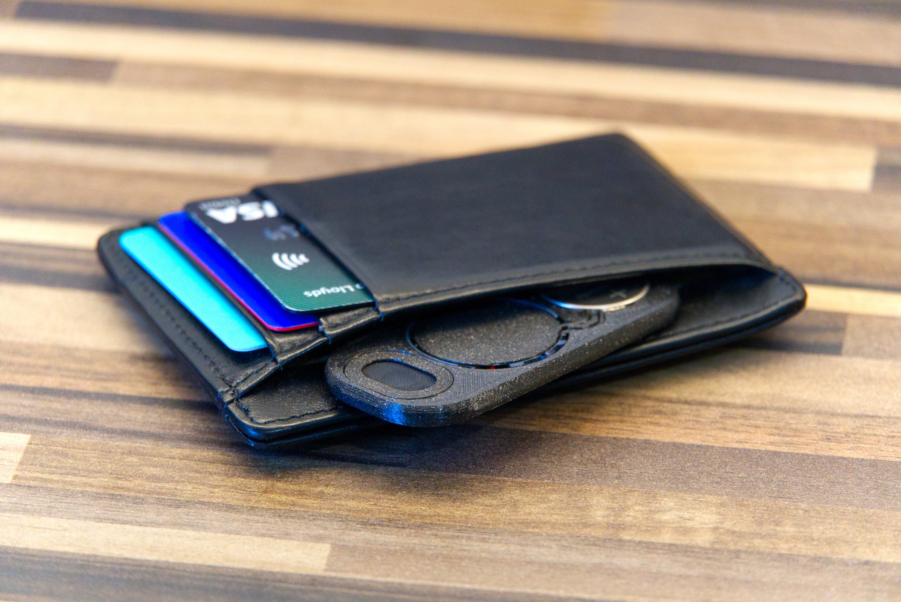 Super Thin Apple AirTag 4.2mm Slim Wallet Purse Credit Card Holder