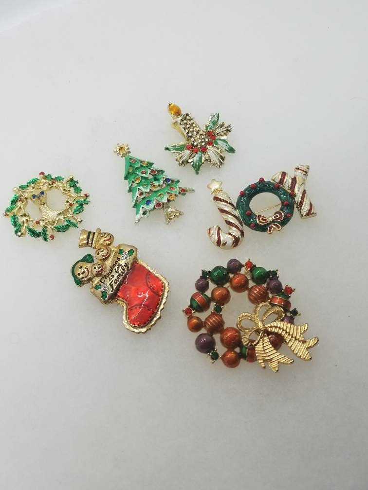 Christmas brooches and pins lot of pins Vintage Christmas Etsy