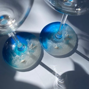 NEW a set of 4 Aqua MERMAID Stem WINE GLASSES clear acrylic Beach