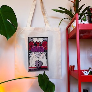 Borsa tote di Halloween The Lovers, borsa tote con carte dei tarocchi / Borsa tote con amiche ghoul lesbiche, borsa tote di Halloween queer, carte dei tarocchi saffiche, WLW