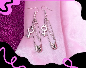 Safety pin Venus symbol earrings, Venus charm with chain on safety pin, alternative lesbian earrings | bisexual earrings, sapphic earrings