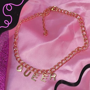 Gouden ketting met QUEER-letters, ketting LGBTQ+ Pride-statement