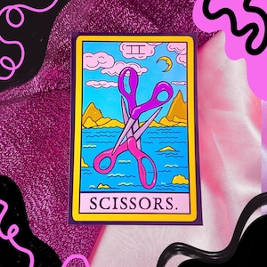 Adesivo a forbice, adesivo ispirato alla carta dei tarocchi dell'orgoglio lesbico. Divertente adesivo impermeabile Sapphic WLW Pride, arte originale