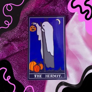 Sticker halloween carte de tarot ermite | Sticker halloween fantôme, sticker halloween fantasmagorique, sticker sorcellerie, réveillon de la Toussaint, lanterne citrouille