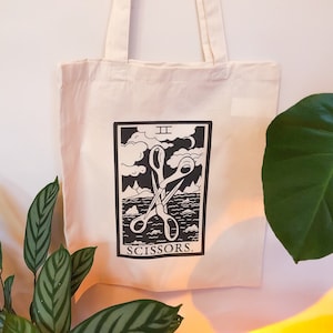 Sac fourre-tout à ciseaux, sac fourre-tout à cartes de tarot à deux ciseaux | Sac fourre-tout de fierté lesbienne, sac fourre-tout saphique WLW, sac fourre-tout de carte de tarot étrange, sac de sorcière