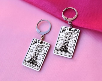 Tarotkaartoorbellen guillotine, Eat The Rich-oorbellen, gotische politieke sieraden, roestvrijstalen revolutie gegraveerde hanger