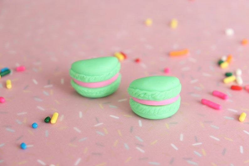 Macaron Earrings // Polymer Clay Earrings// Cute Earrings, Kawaii Earrings, Dessert Earrings, Kawaii Desserts, Stud Earrings, Mint