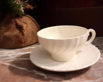 Vintage Century Corando White Ceramic Mug Vintage Century Corando White Ceramic Mug