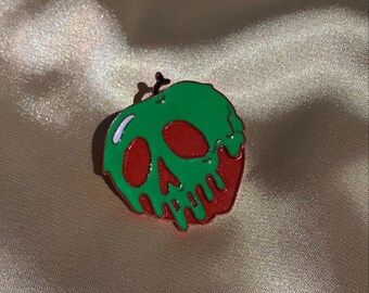 Poison apple brooch, poison apple, pin, brooch, Disney pin, Disney brooch, poison apple pin, Halloween jewelry