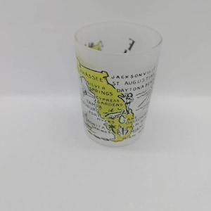 Beautiful vintage Hazel Atlas shot glass. Made by Hazel Atlas this shot glasses in perfect condition. It is a Florida shot glass.