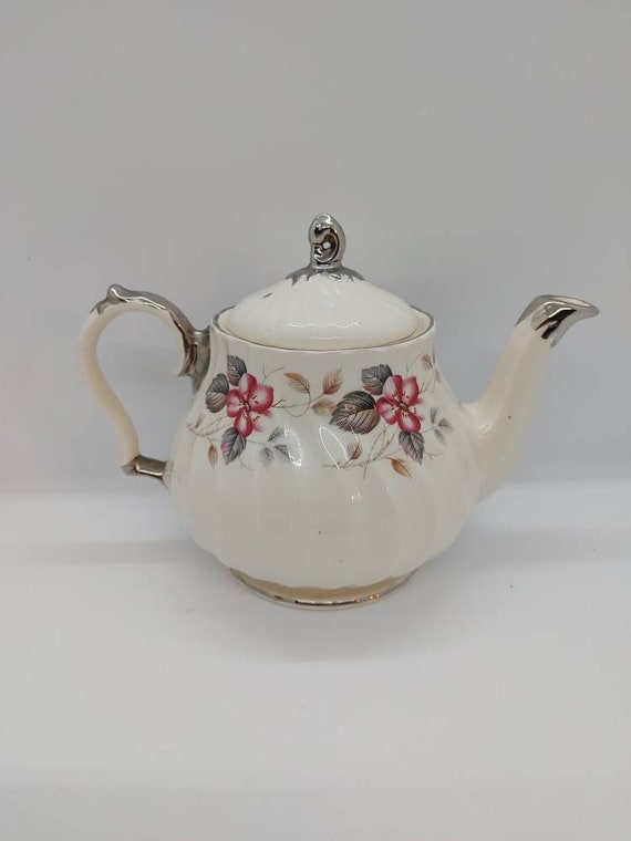 Vintage Mini Sadler Teapot in Perfect Condition. A Pretty Etsy