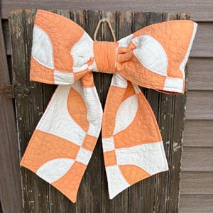 Große Schleife für Herbst Vintage Quilt Handgequilteter Türhänger