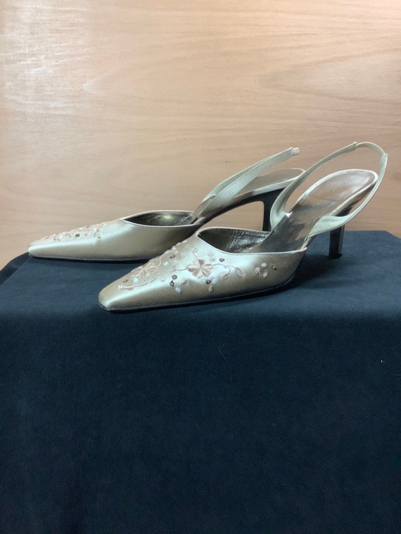 Embroidered Yves Saint Laurent slingback high heel
