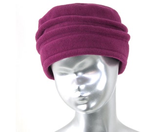 chapeau, toque femme fushia en polaire. 8 couleurs disponibles. Fabrication française