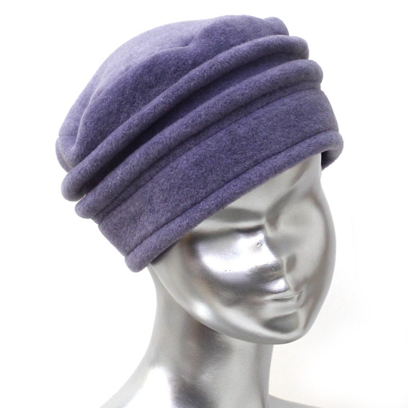 chapeau, toque femme fushia en polaire. 8 couleurs disponibles. Fabrication française image 7