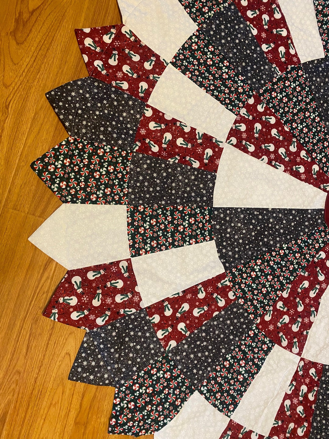 72 Christmas Tree Skirt 