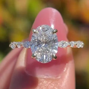 2.0 CT Oval Cut Colorless Moissanite Engagement Ring Marquise and Round Cut Diamond Ring Bridal Ring Anniversary Promise Ring For Wife