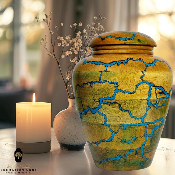 Handcrafted Wooden Cremation Urn – Large (220 cu in) & Keepsake