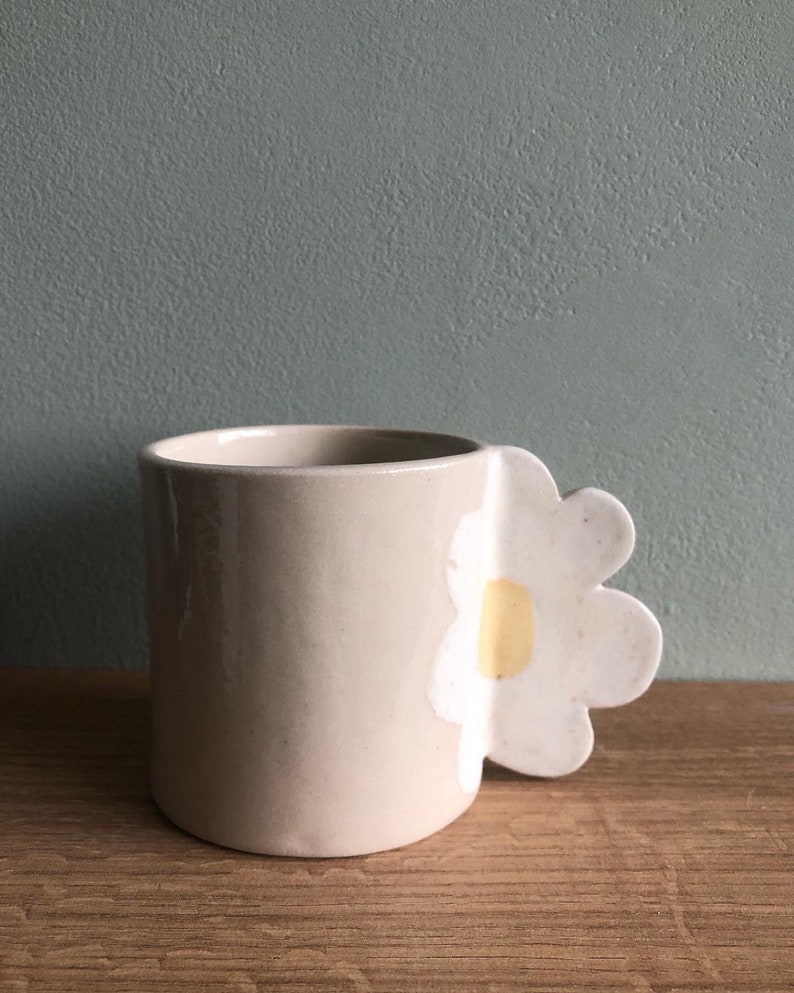 Daisy Mug image 2