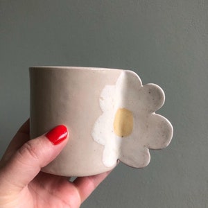 Daisy Mug image 1