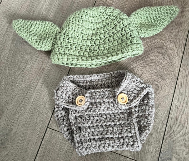 PATTERN/ Yoda Inspired Newborn Outfit/ Crochet image 2