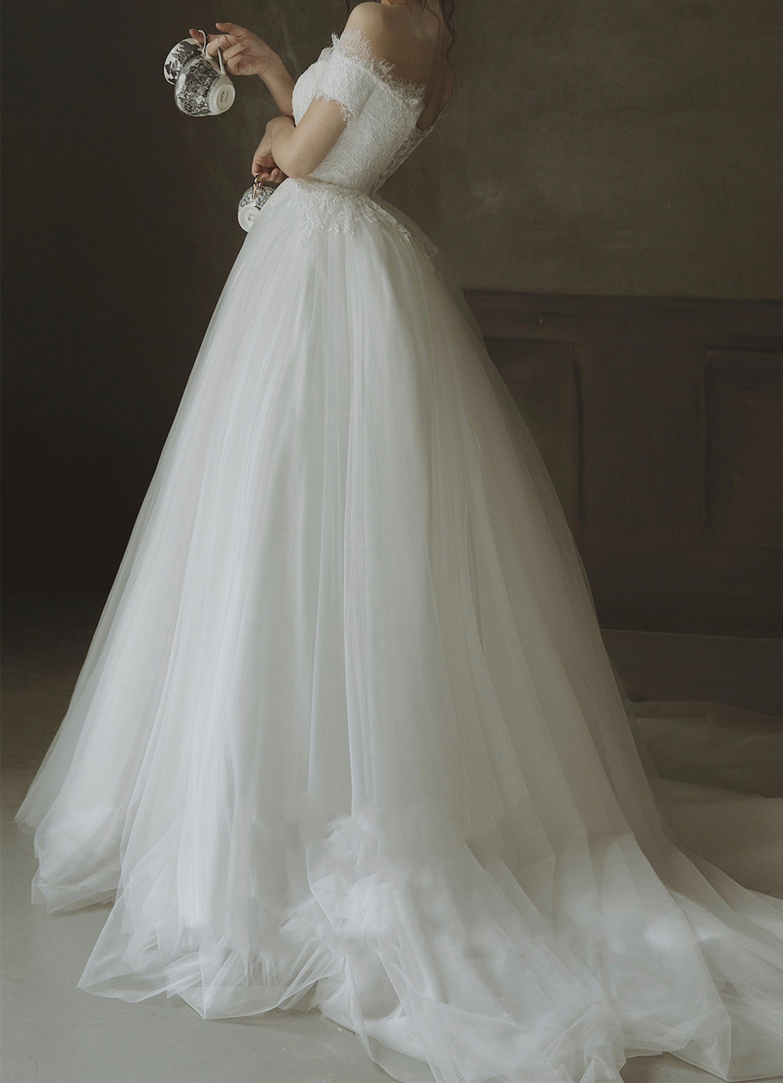 Rustic Wedding Dress Ball Gown Strapless White Lace Long Wedding Dresses Bridal Gowns DP1990