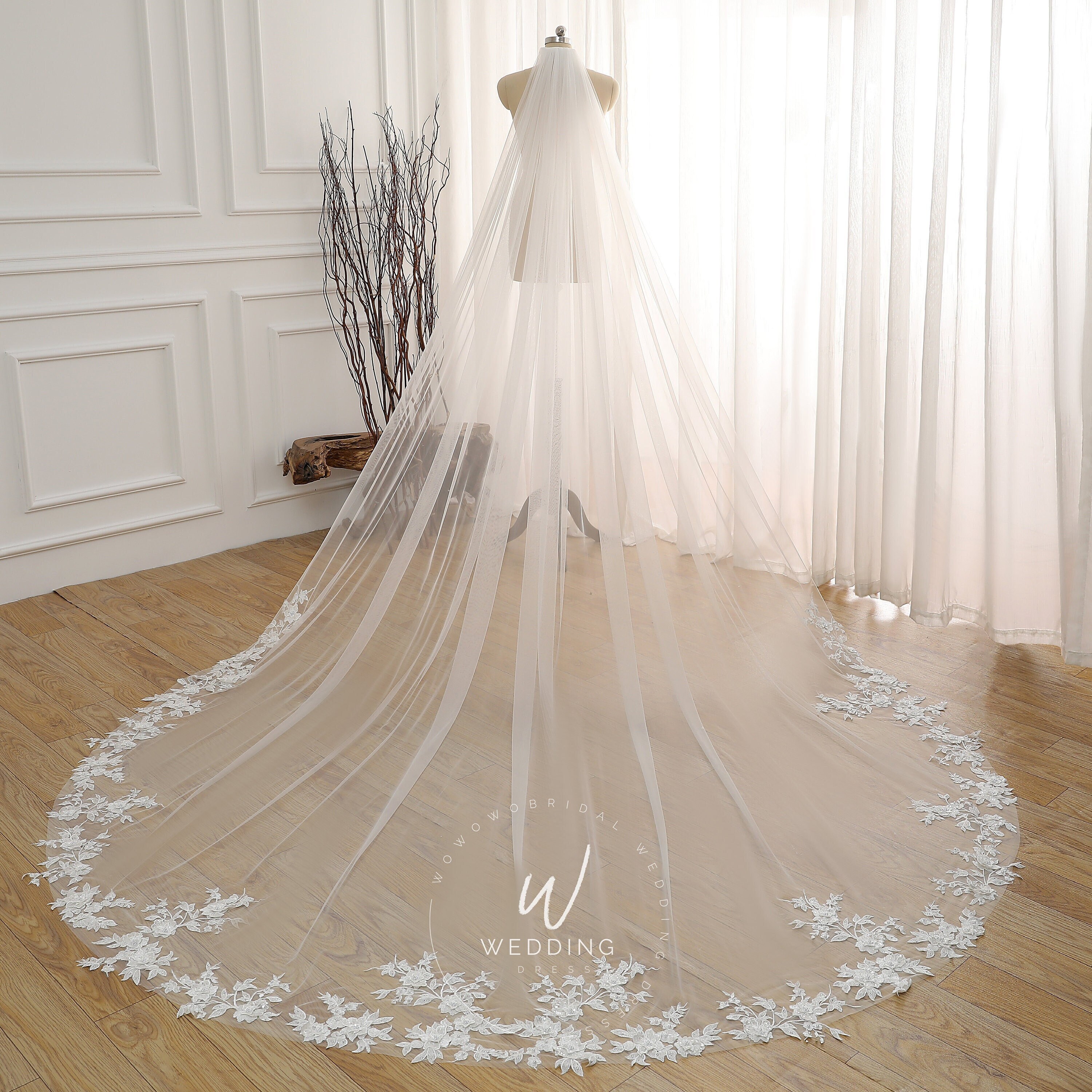 Elegant Wedding Veil Floral Lace Veil 