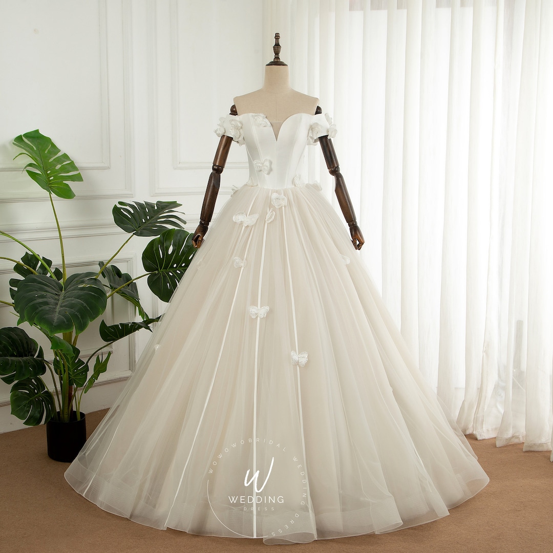 Elegant off Shoulder Wedding Dress With Flower, Minimalist White Satin ...
