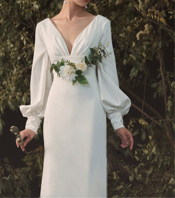minimalist mermaid wedding dress
