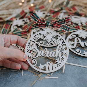 Weihnachtskugeln aus Holz personalisiert mit Namen, Kugeln für weihnachtsbaum, Christbaumkugeln, Weihnachtsdekoration,  Geschenk