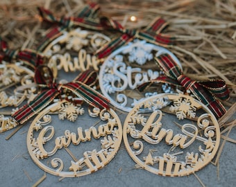 Custom Christmas baubles with name, CHRISTMAS gift tags, wood snowflake decoration, christmas decorations, Christmas tree pendant