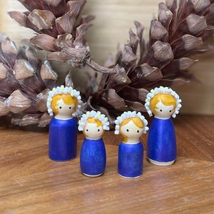Daisy Peg Doll Family