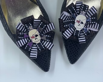 Halloween Shoe Clips , Pirate Skull Shoe Clips , Black and White Halloween Skull Bow Shoe Clips