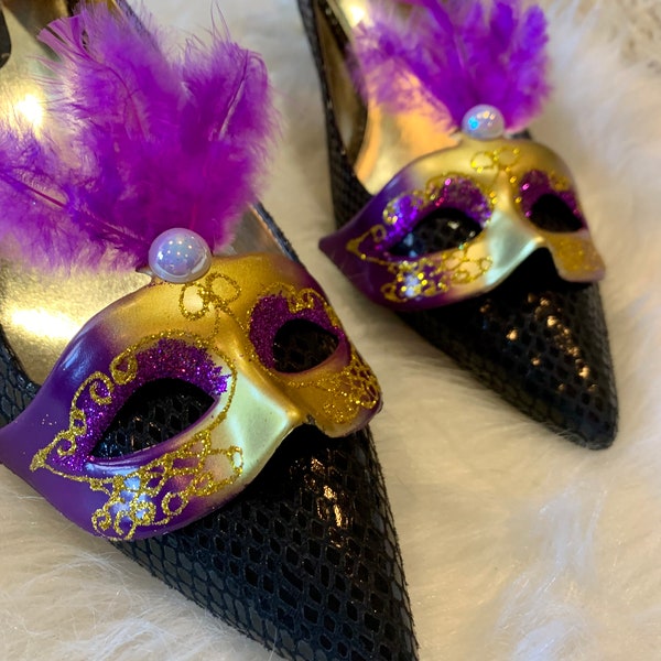 Purple Mardi Gras Shoe Clips , Gold And Purple  Mardi Gras Mask Shoe Clips