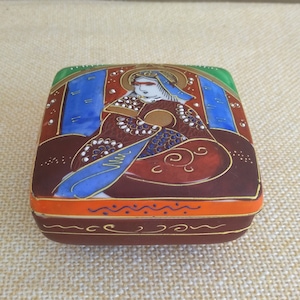 Chinese porcelain box, Vintage Oriental Trinket Box, Jewelry Box, Trinket Box