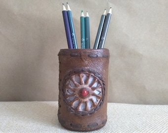 gobelet vintage en cuir véritable, décoration de bureau en cuir, porte-gobelet à crayons, porte-gobelet à crayons en cuir, vase en cuir, organiseur de bureau