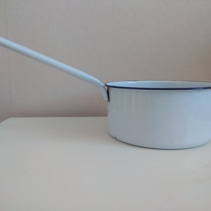 Vintage Enameled pan, Kitchen decor